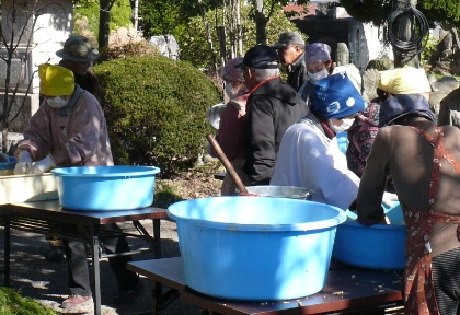 味噌作りの様子